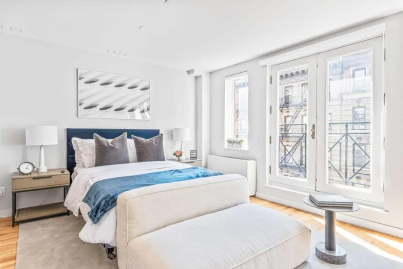 Luxe Studio With Charming Juliet Balcony Apartment New York Exterior photo